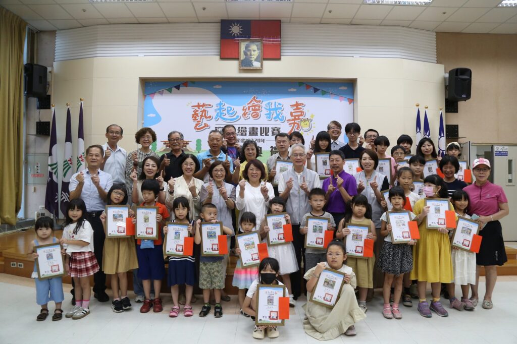 「藝起繪我嘉」寫生比賽　黃敏惠市長親自頒獎