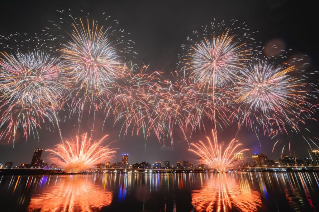 大稻埕夏日節8/10壓軸場　480秒七夕煙火秀　玖壹壹等超強卡司接力演出