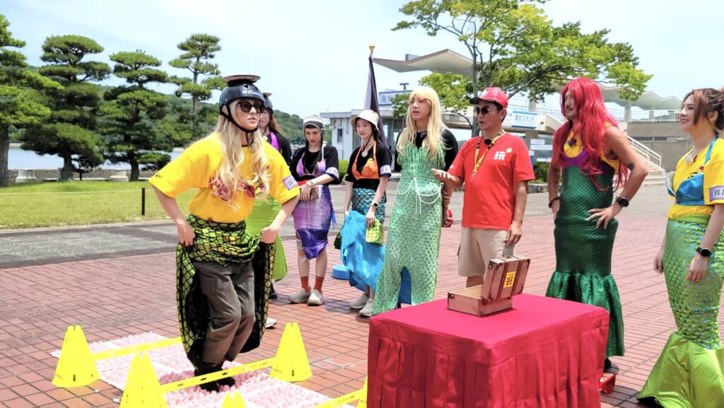 綜藝玩很大前進日本海女的故鄉「鳥羽」王子穿上美人魚裝搭配金髮酷似日本第一男公關羅蘭　　