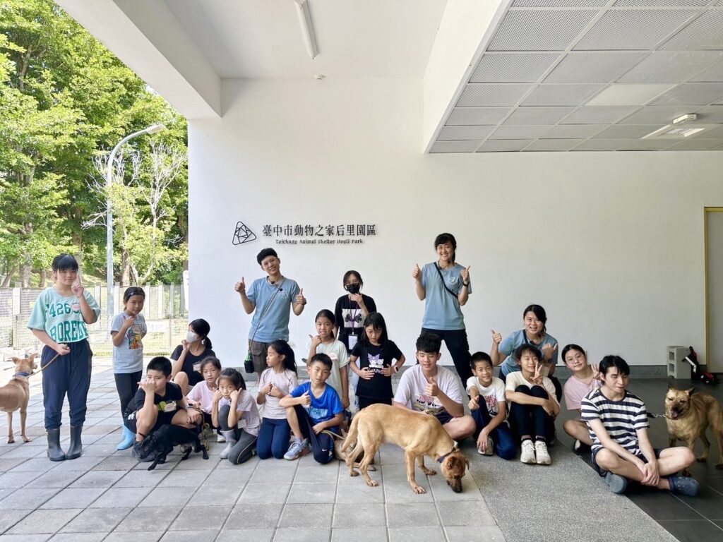 中市動物之家療癒犬夏令營　深化生命教育理念