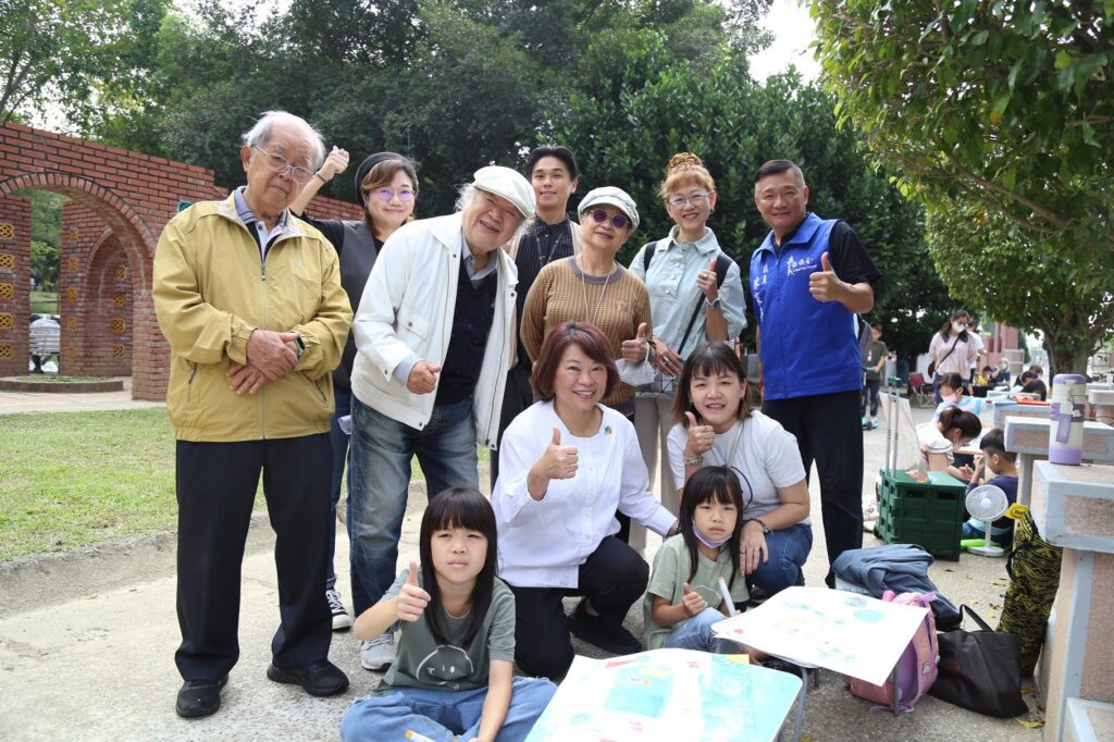 筆觸勾勒嘉義公園之美　500學童齊聚寫生