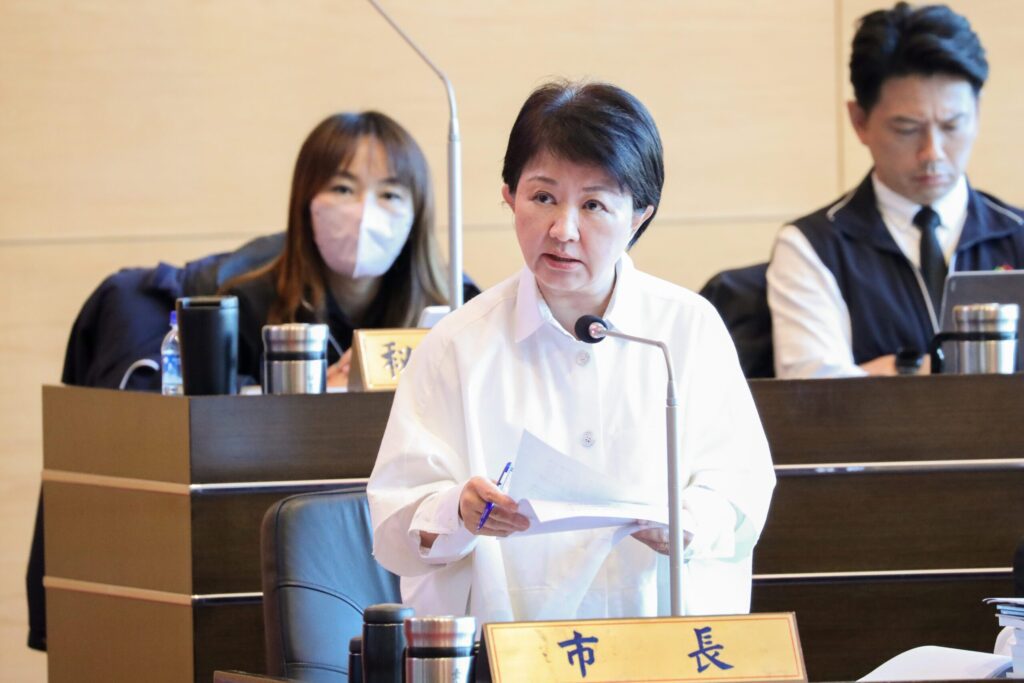 議員質疑學校同意員警進校帶走小六生爭議-　盧市長：尚在調查、訂定sop確立程序