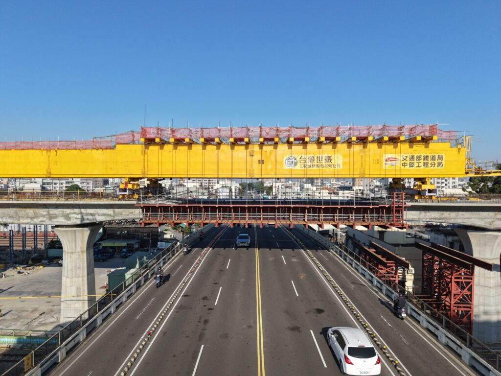 北興陸橋上方鐵路高架橋合攏連結完成　象徵嘉市都市縫合的第一針