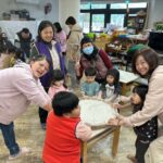 基隆市老幼共學搖元宵　祖孫團圓慶月圓