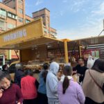 「小鳥吃吐司」行動麵包車-熱銷高獲利-月營收破百萬！