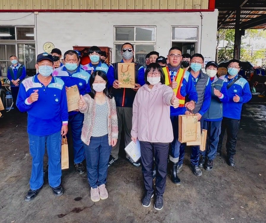 嘉義市清潔隊員「收掌聲,不收紅包」 市民的感謝全捐出做愛心