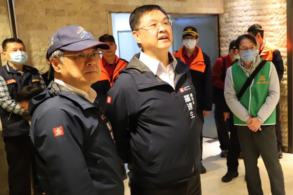 確保市民消費娛樂購物環境安全 羅達生副市長率隊聯合稽查百貨商場