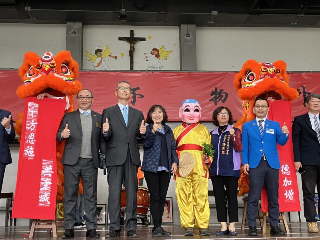 艋舺扶輪社及新北牙醫師公會攜手爭取 為10機構安裝牙科診療椅及光纖洗牙機