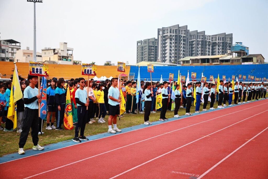 逾2000名選手參與! 台中市小學田徑錦標賽熱力開賽-教育局期勉展現實力