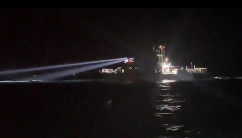 「三協順26」海上失火棄船　5印尼船員獲救　海巡正搜救失蹤船長2人