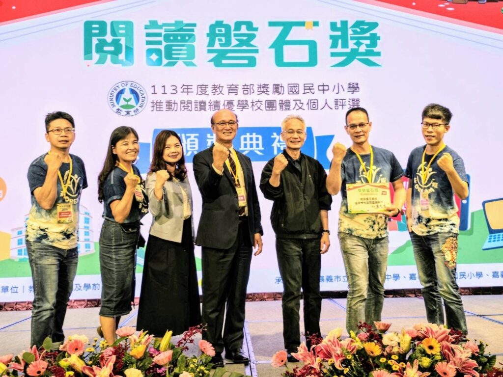 深耕學校及社區閱讀力- 中市近5成學校設「共讀站」