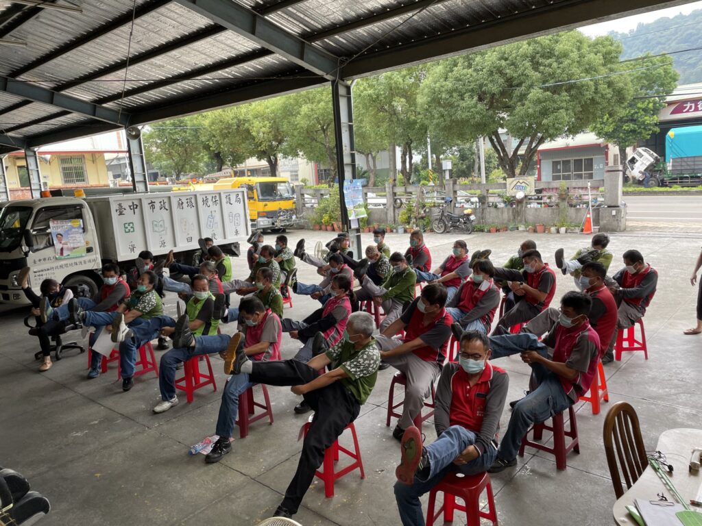 中市清潔隊減重奇蹟-從　「哆啦a夢」變身型男老爸