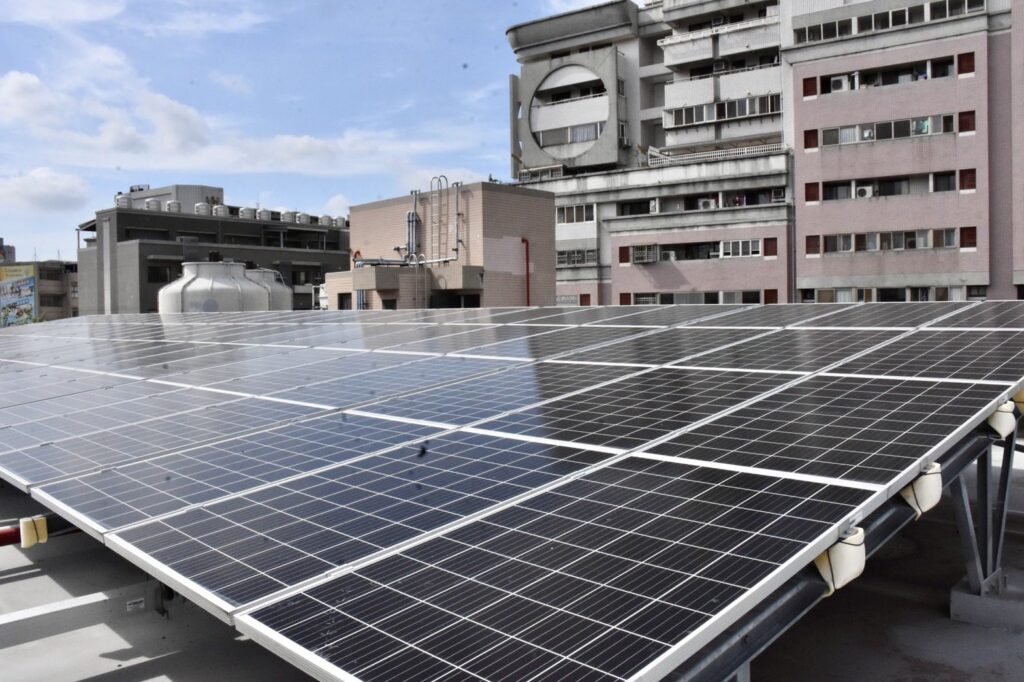 相當建國市場一年用電量！　中市23處公有市場屋頂太陽能年發電量近600萬度