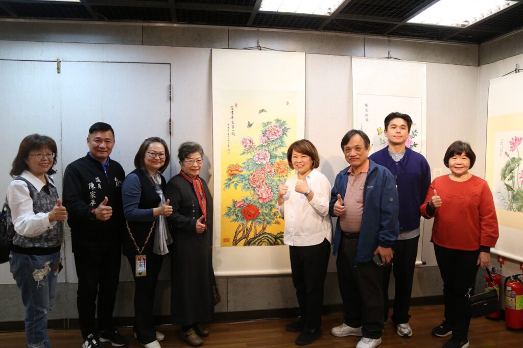 嘉義市文藝作家協會會員聯展登場 黃敏惠盛讚會員創作風采