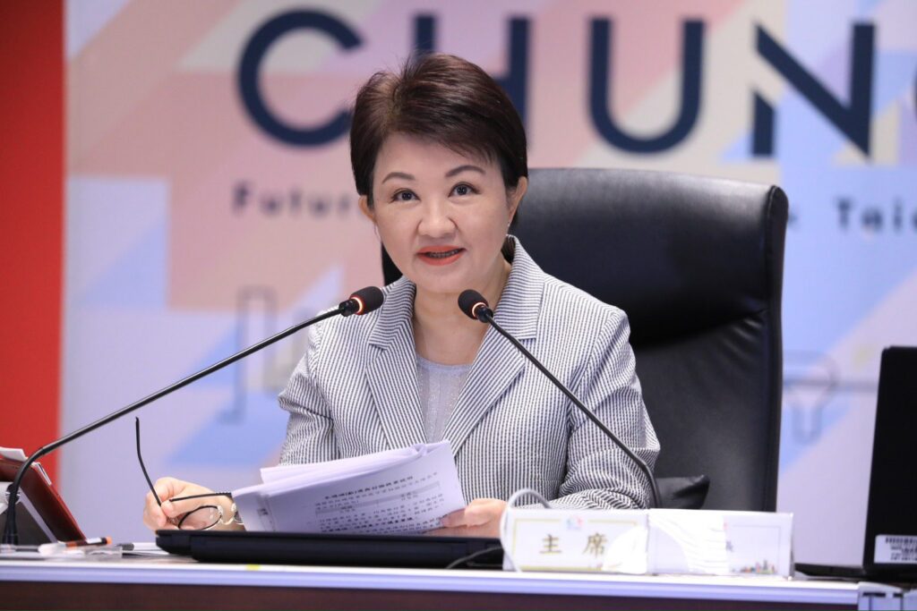 中市地政局長、研考會主委、守望相助大隊長今布達- 盧市長:老幹新枝穩健創新