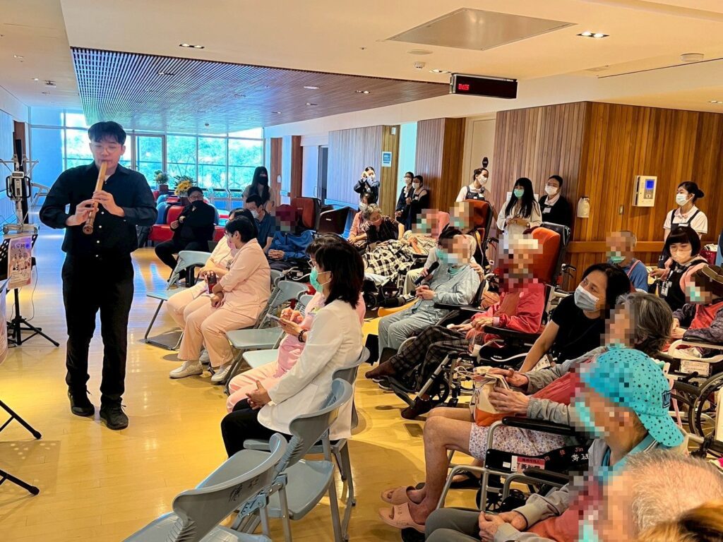 懷舊青春旋律喚起長輩共鳴 民生醫院邀六藝樂集 辦舊時光音樂會