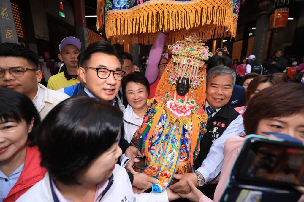 遶境天數全台最長！-台中樂成宮「旱溪媽祖」今起駕出巡　盧市長祈願：盼四時無災、世界平安
