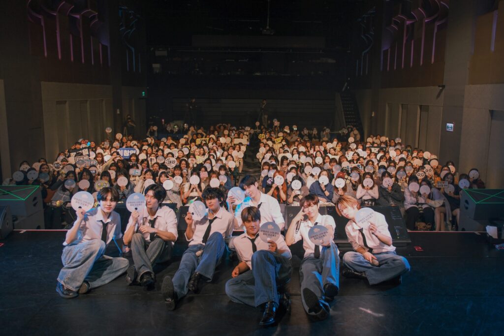 韓國嘻哈男團dkb再度來台-如願到九份看夜景-十分老街放天燈！