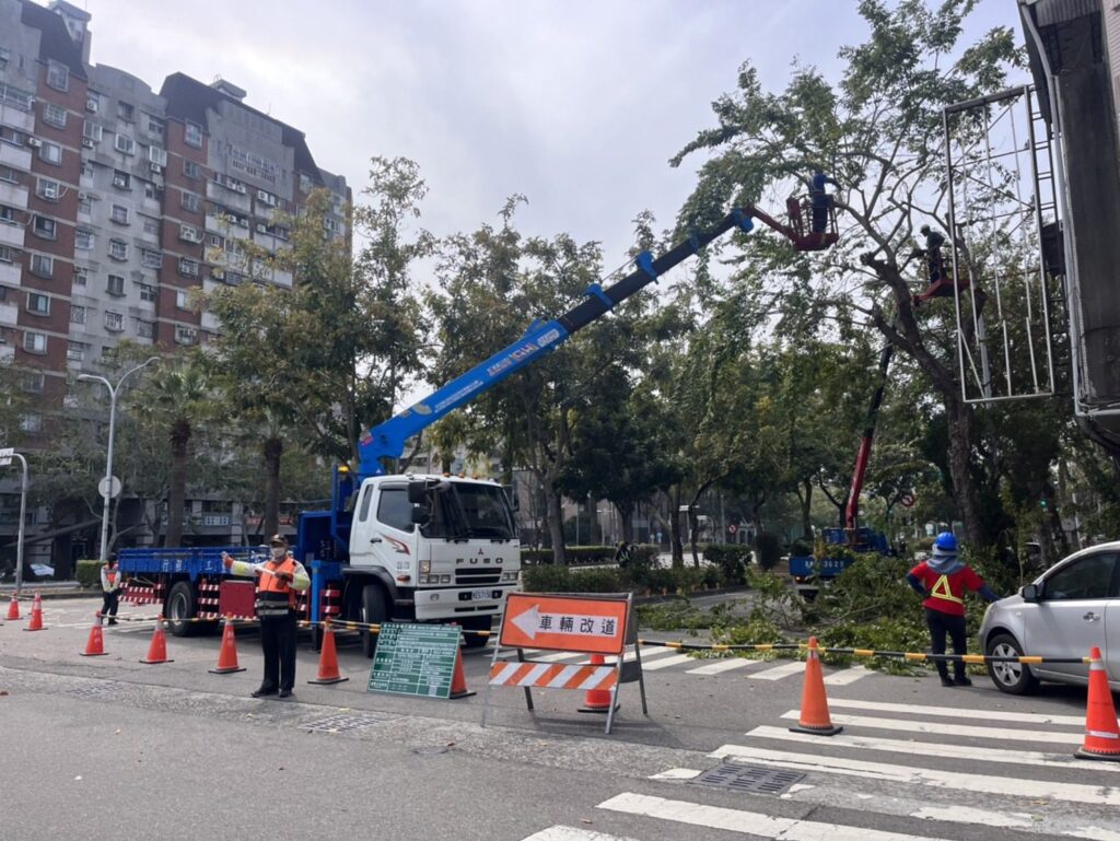 迎戰汛期強風豪雨！　中市建設局將修剪萬株樹木-全面強化都市防災網