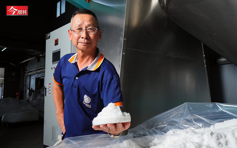 在不產鎢的台灣回收造礦!聯友用廢料煉出戰略金屬、躍全球前3大鎢酸鈉出口商…「城市礦山」怎麼做?