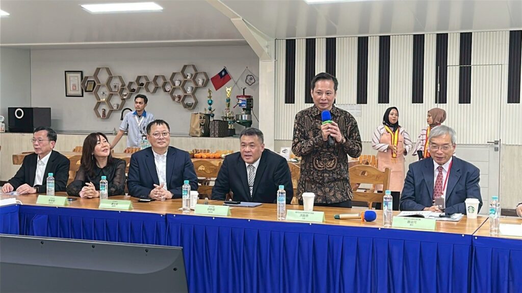 訪印尼見證愛台灣的力量　謝金河：感謝洪振榮大使的用心