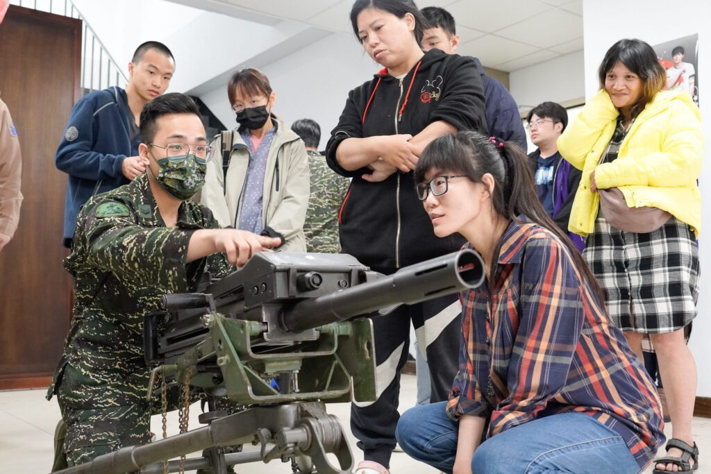新北市攜手國軍推動就業自立專案 向有志青年招手 -一人從軍全家安心