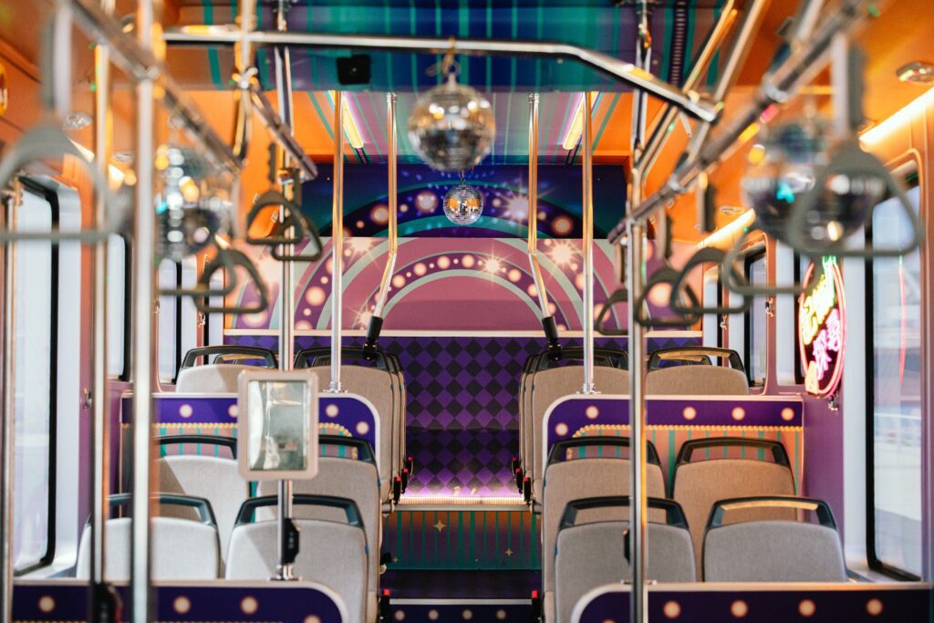 「高雄懷舊-記憶探尋」- -60路懷舊主題公車加碼快閃展示 -5月4日駁二藝術特區精彩登場