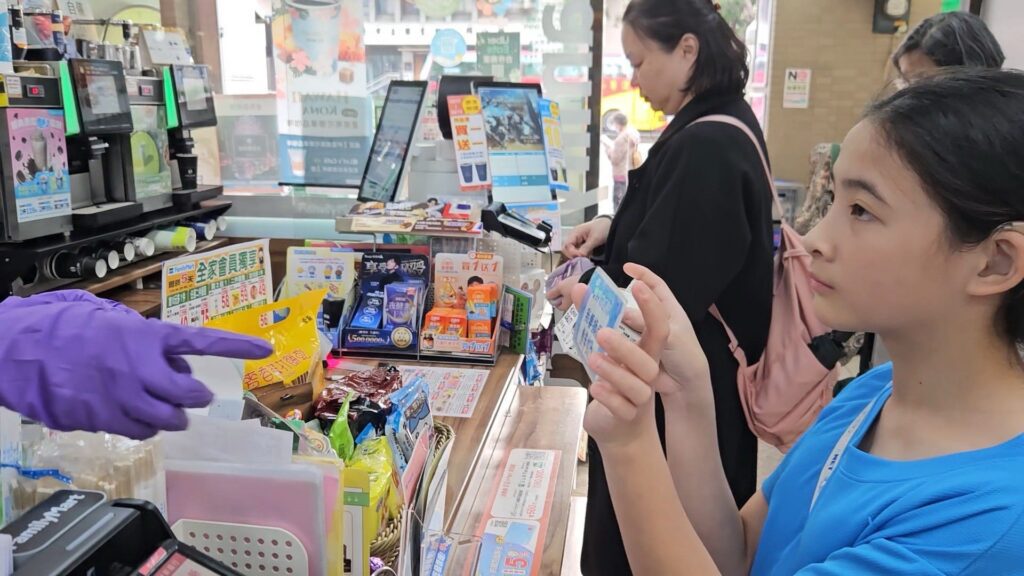 北市「鮮奶週報」暖心升級 特製小卡助學童兌換鮮奶