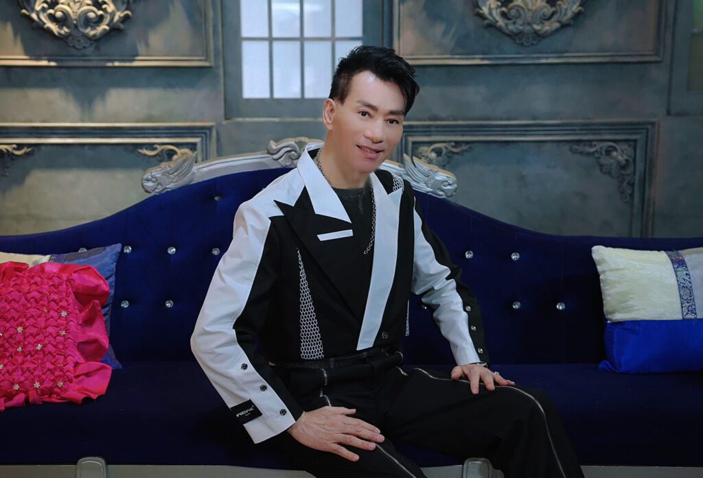 辣個男人震撼出道-超跑杰克秀出歌星證