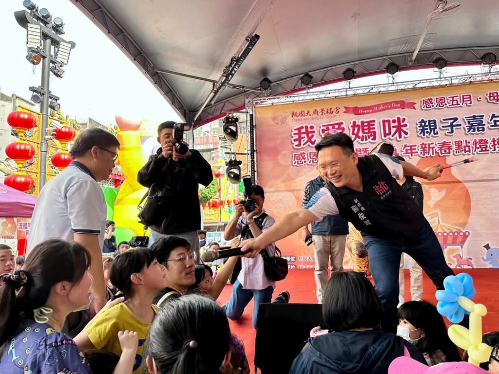 桃園景福宮溫馨舉辦母親節活動-邀信眾感念母恩蘇俊賓副市長親自導覽精彩廟宇文化