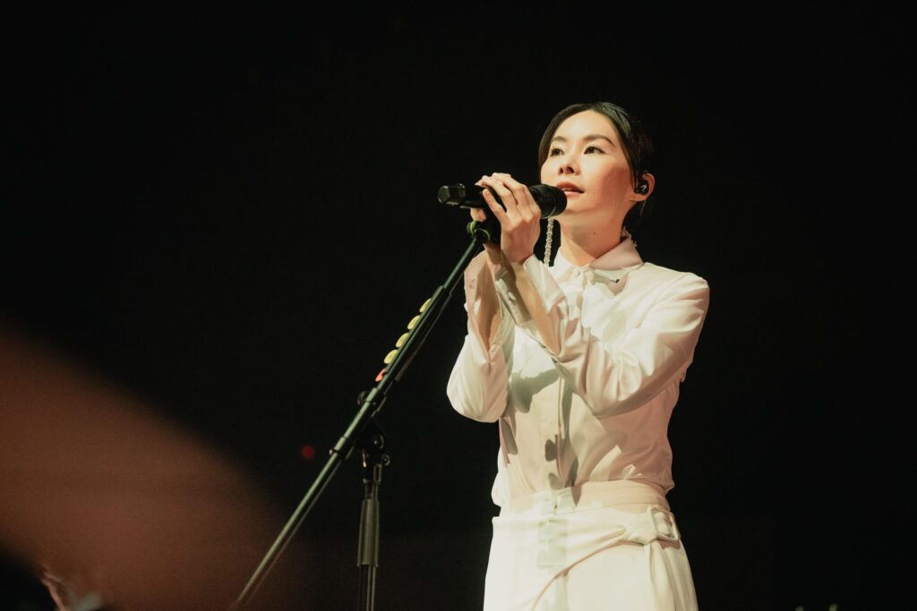 鄭宜農突破語言界線「幹-我真的太喜歡這個世界了」