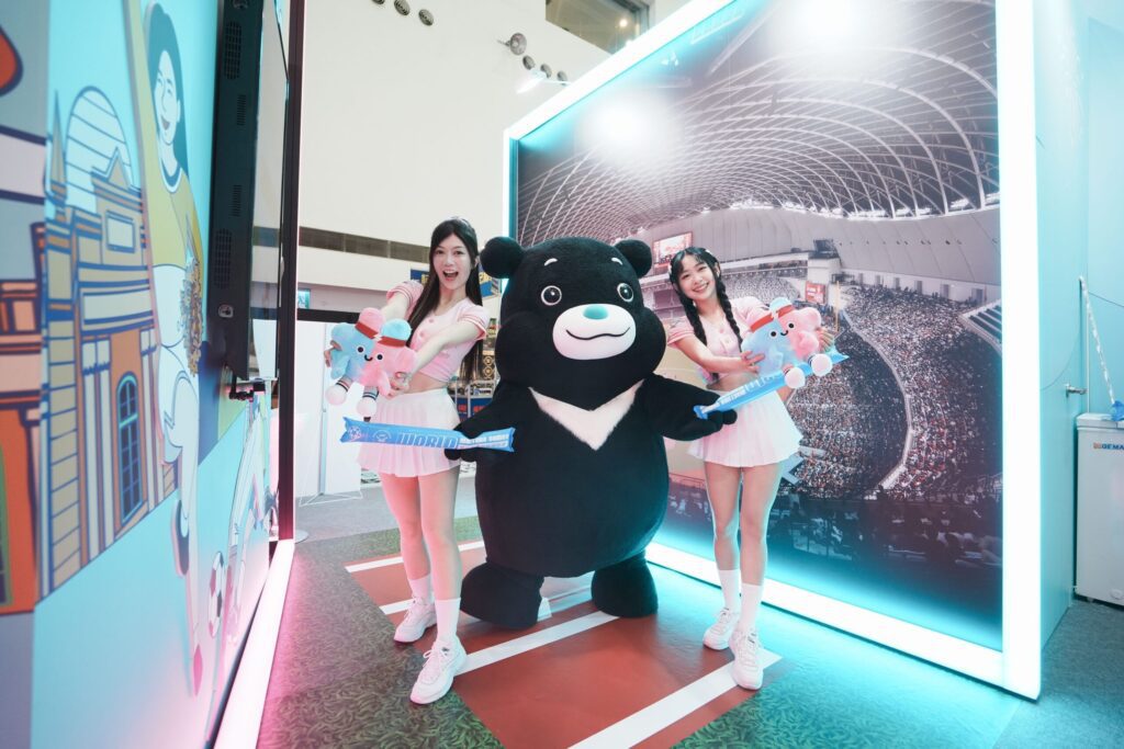 啦啦隊女孩攜熊讚嗨翻臺北館 高雄國際旅展邀你一起臺北趴趴go!