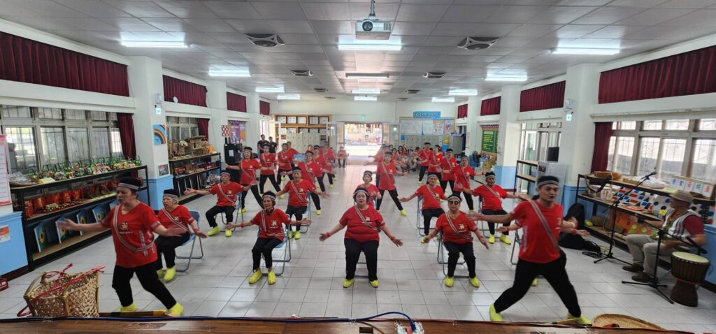挑戰活力健康操比賽！　中市府原民會賽前慰勞排練資深公民