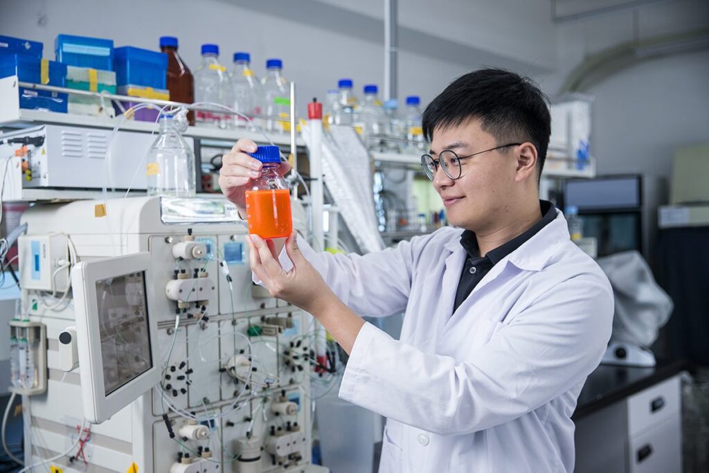 海洋藻類變綠金 海大教授李孟洲團隊在巴黎發明展勇奪金銀銅三大獎