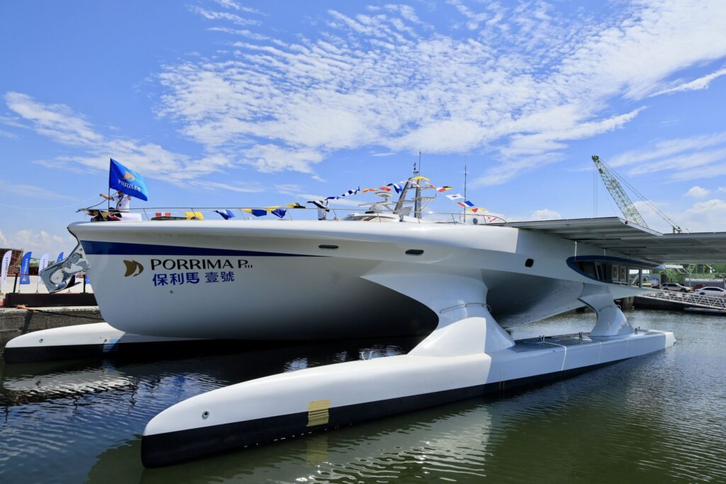 陳其邁出席首艘淨零碳排船舶「保利馬1號」下水典禮- -展現臺灣綠能海洋科技創新實力