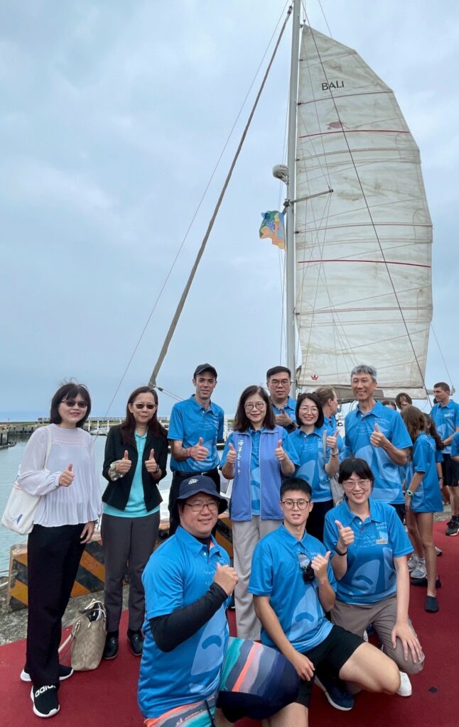 科學家登船陪航-　-國海院與臺法小帆手-　-共探海洋實作科學