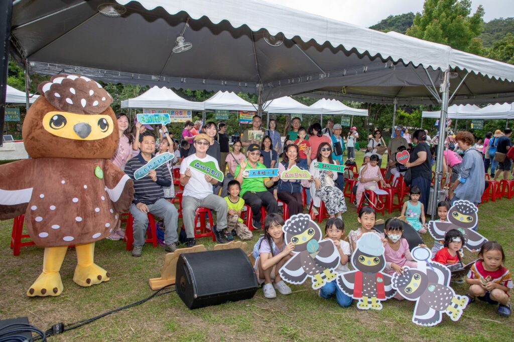 一年一會！花開五月戀上自然　內雙溪愛情花季人潮爆棚