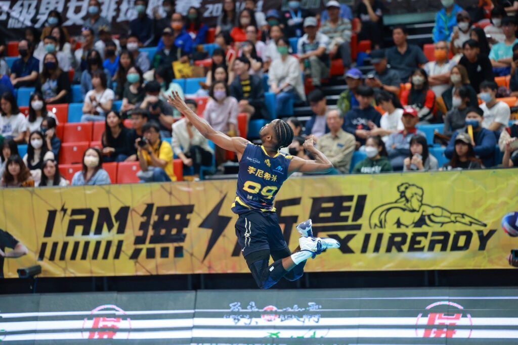 蓋亞那裔的臺灣人!中原大學畢業生李尼希米以排球翻轉人生