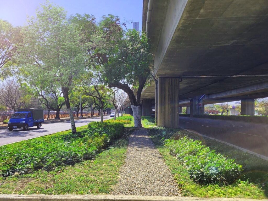 公私協力綠化橋下空間　中市建設局積極推動「台74綠指環」計畫