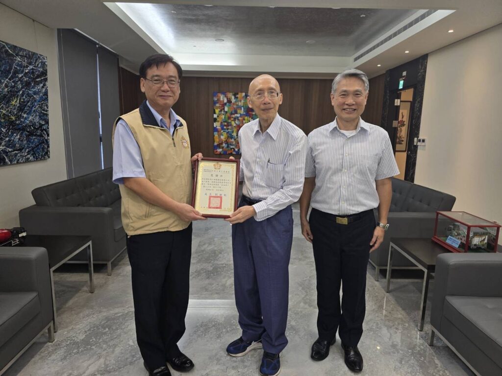 高石油氣關懷遺孤　高雄榮服處感謝善心捐助