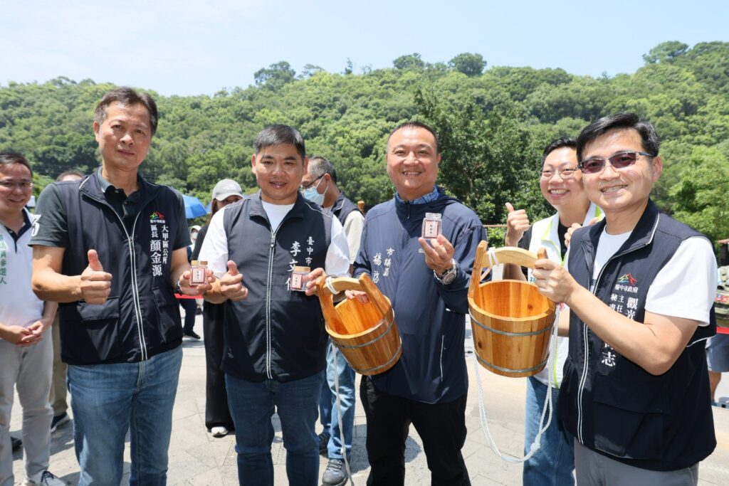 蛇咪龍午慶端午 500瓶鐵砧山劍井午時水搶領一空