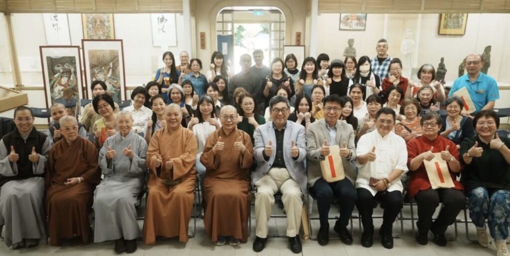 華梵大學「吳大仁禪茶書畫篆刻展」6/12閉幕　校長李天任籲把握機會觀賞