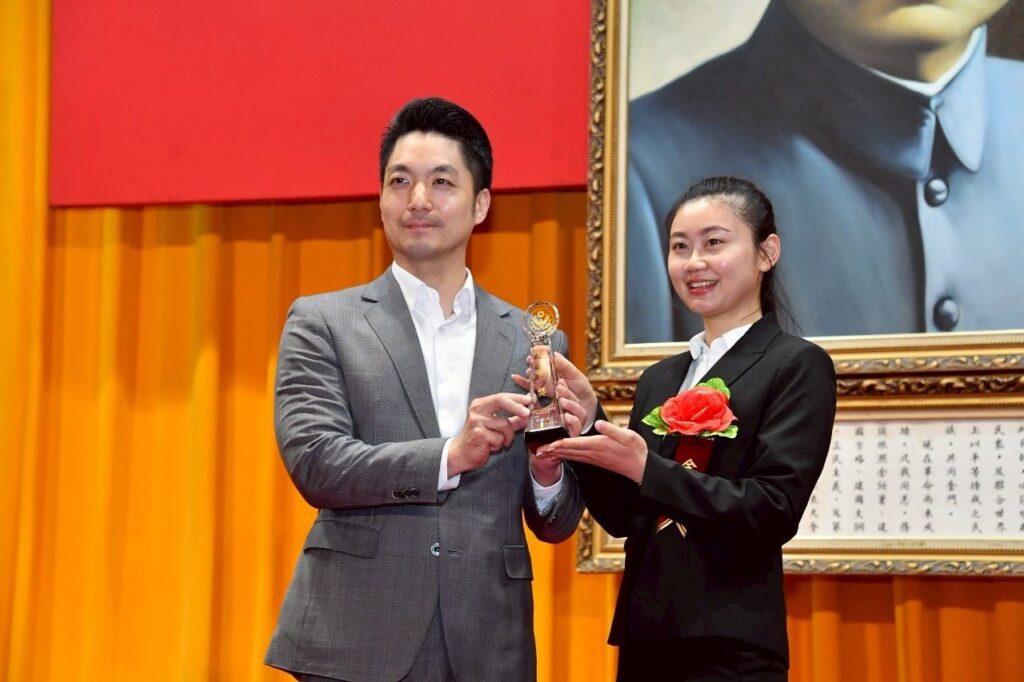 蔣萬安頒發北市最高榮譽金吾獎　表揚48位警察典範