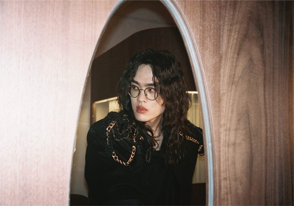 子鶴-the-crane-相隔三年出輯-變身敘事觀察小說家孵出「鶴式情歌」