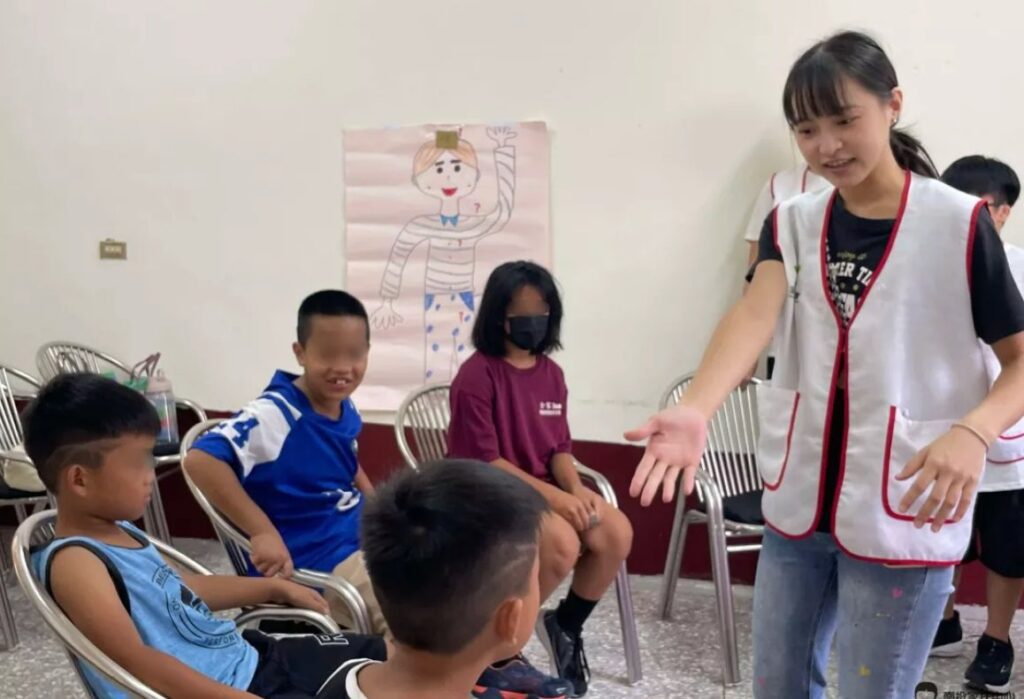 南投家扶陪伴青年勇敢邁向新人生　小葉積極參與「偏鄉關懷服務方案」成最佳見證　用愛心與實力描繪未來藍圖