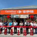 家樂福插旗屏東潮州-　鄰近光春國中小與潮州高中、車站商圈-　屏東潮州光春店-　全新複合式概念享熱食即點代做-　現煮咖啡