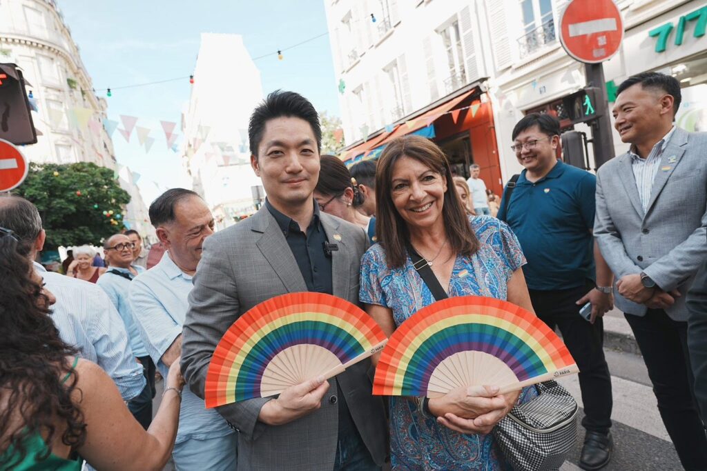 蔣萬安出席法國音樂節　與巴黎市長hidalgo共賞街頭文化饗宴