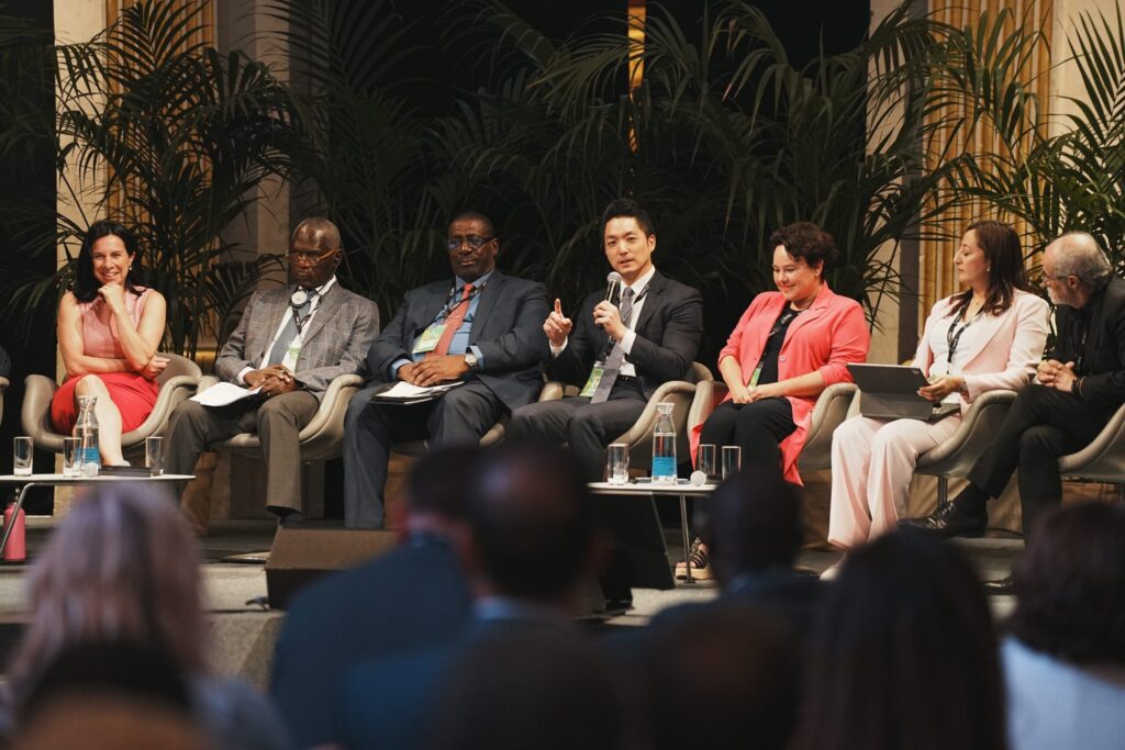 蔣萬安參與巴黎市長峰會　與各國代表分享臺北氣候治理經驗