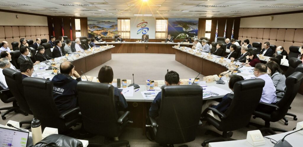 高雄市政府114年市長與大學校長會議 高雄ai應用:跨校培養師生人力 跨界厚實醫療能量