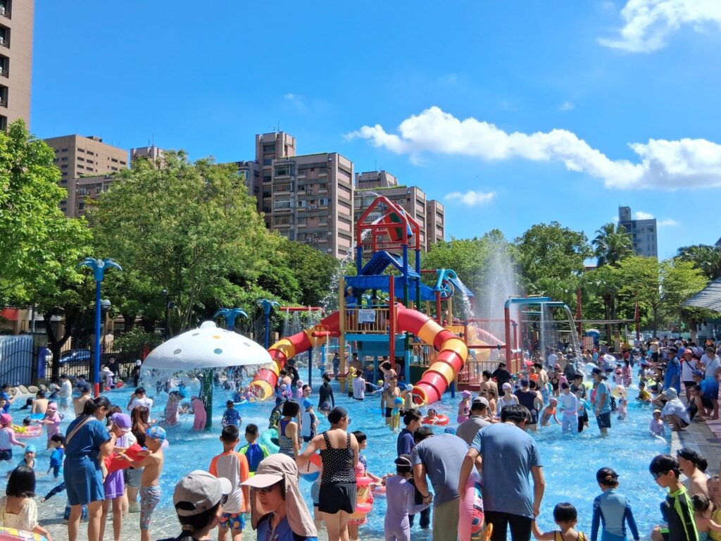 臺北親水節開幕　7千市民朋友一起清涼消暑　再玩一下夏！